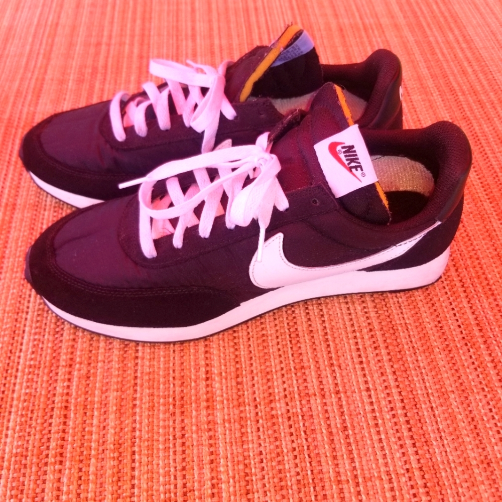 Nike Tail wind 79